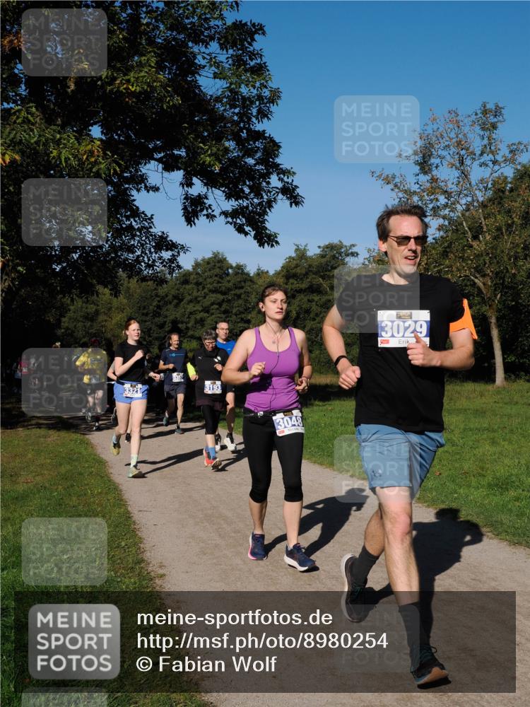 28.09.2025 - 33. Volkslauf durch das schöne Alstertal Fabian Wolf http://msf.ph/oto/8980254 28.09.2025 10:35:32 Laufen 3321, 3193, 3048, 3029 meine-sportfotos.de