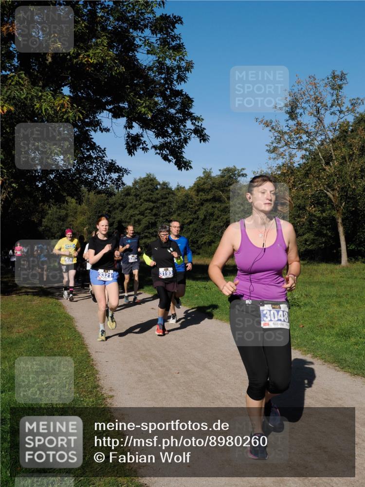 28.09.2025 - 33. Volkslauf durch das schöne Alstertal Fabian Wolf http://msf.ph/oto/8980260 28.09.2025 10:35:33 Laufen 3321, 357, 3193, 3048 meine-sportfotos.de