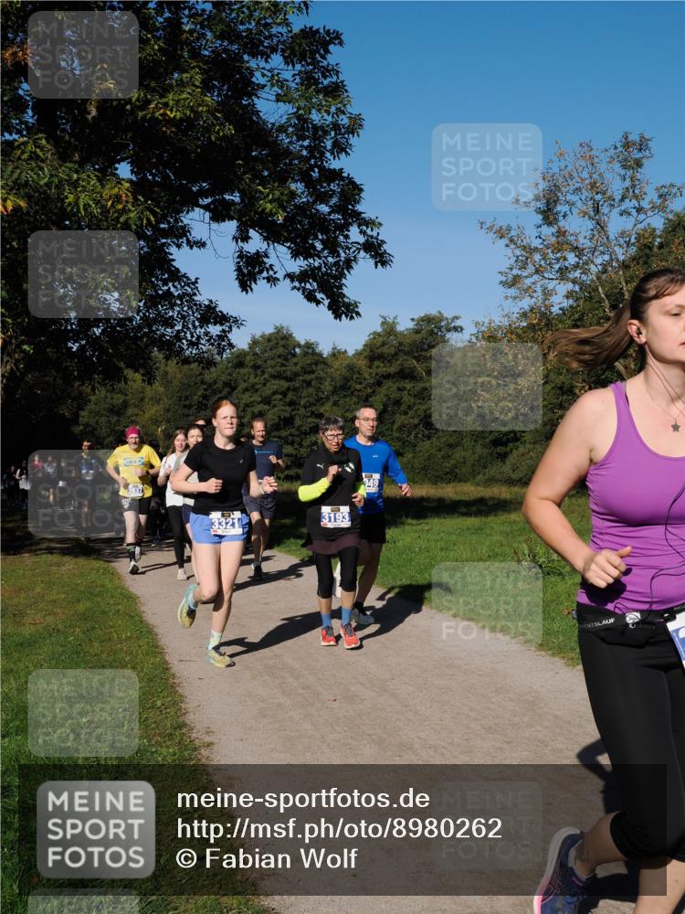 28.09.2025 - 33. Volkslauf durch das schöne Alstertal Fabian Wolf http://msf.ph/oto/8980262 28.09.2025 10:35:33 Laufen 3321, 3193, 949 meine-sportfotos.de