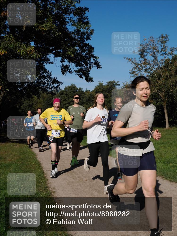 28.09.2025 - 33. Volkslauf durch das schöne Alstertal Fabian Wolf http://msf.ph/oto/8980282 28.09.2025 10:35:36 Laufen 3298, 3008, 3937, 3100, 231 meine-sportfotos.de