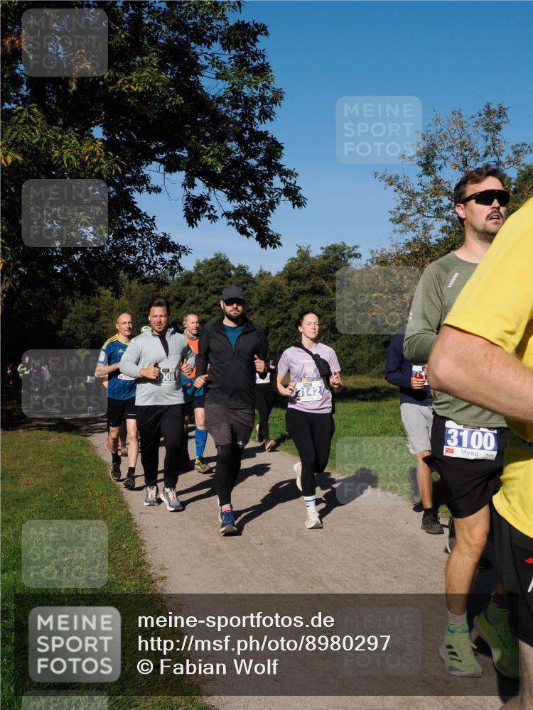 28.09.2025 - 33. Volkslauf durch das schöne Alstertal Fabian Wolf http://msf.ph/oto/8980297 28.09.2025 10:35:38 Laufen 008, 3142, 3100 meine-sportfotos.de