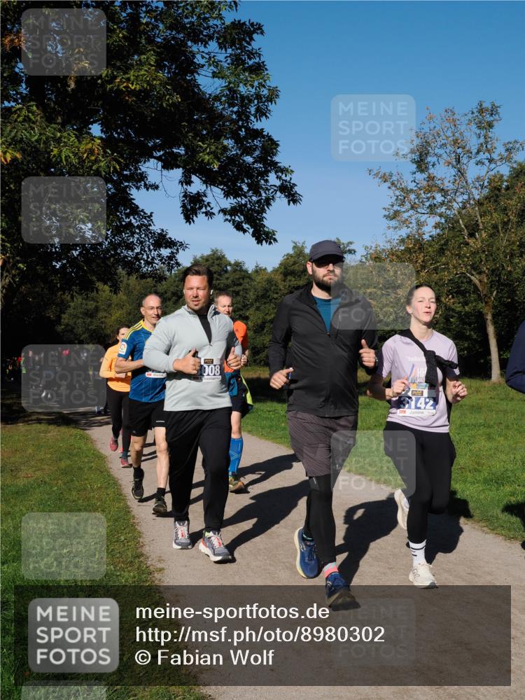 28.09.2025 - 33. Volkslauf durch das schöne Alstertal Fabian Wolf http://msf.ph/oto/8980302 28.09.2025 10:35:38 Laufen 008, 13142 meine-sportfotos.de