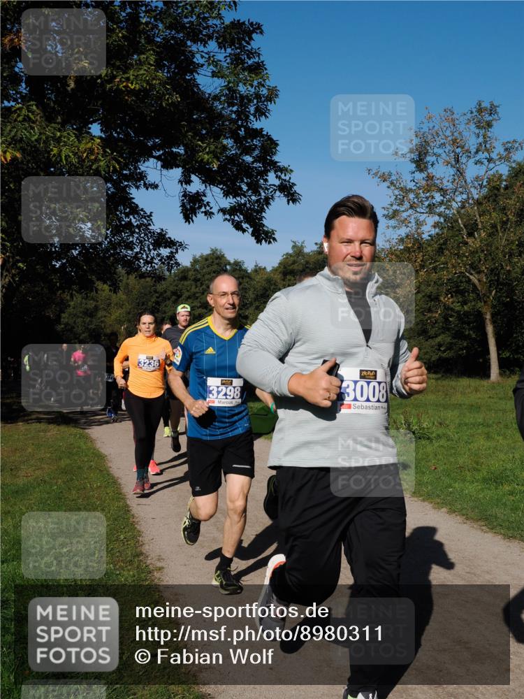 28.09.2025 - 33. Volkslauf durch das schöne Alstertal Fabian Wolf http://msf.ph/oto/8980311 28.09.2025 10:35:39 Laufen 3236, 3298, 3008 meine-sportfotos.de