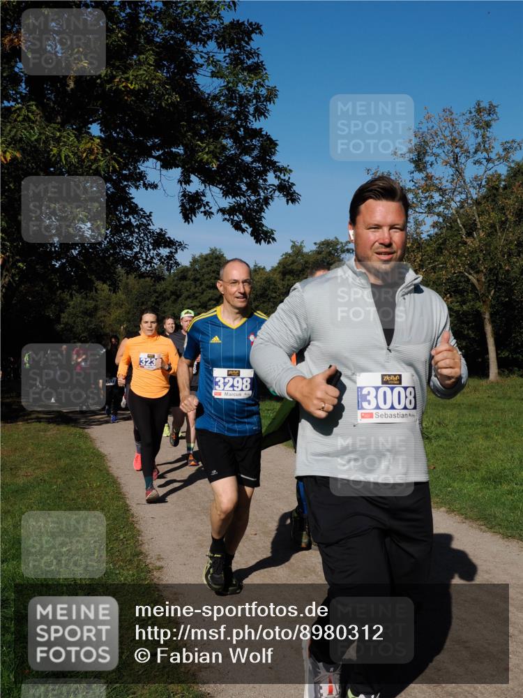28.09.2025 - 33. Volkslauf durch das schöne Alstertal Fabian Wolf http://msf.ph/oto/8980312 28.09.2025 10:35:39 Laufen 323, 3298, 3008 meine-sportfotos.de