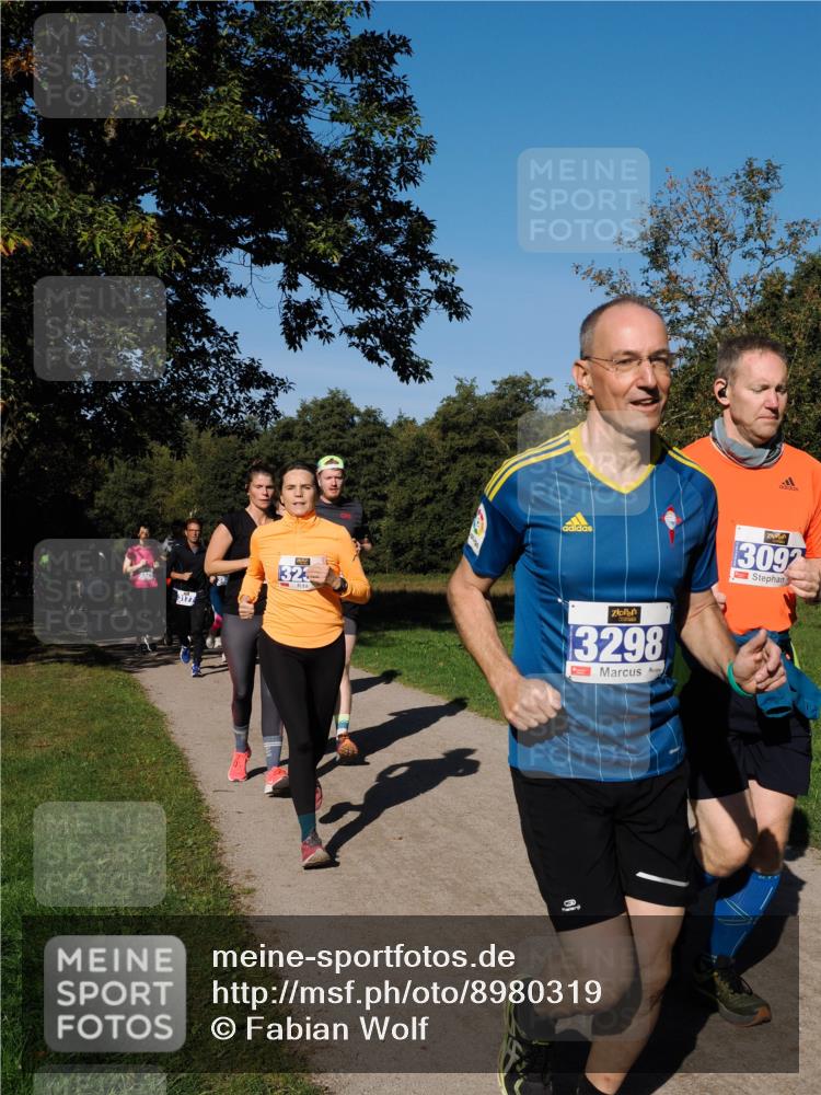 28.09.2025 - 33. Volkslauf durch das schöne Alstertal Fabian Wolf http://msf.ph/oto/8980319 28.09.2025 10:35:40 Laufen 3177, 32, 3298, 3092 meine-sportfotos.de