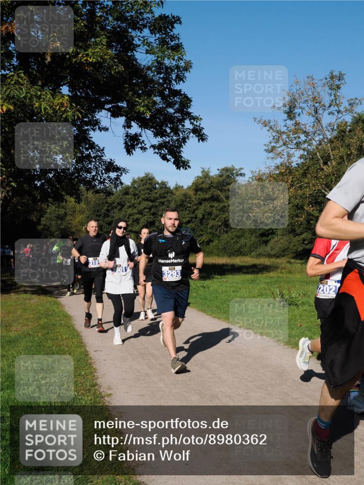 28.09.2025 - 33. Volkslauf durch das schöne Alstertal Fabian Wolf http://msf.ph/oto/8980362 28.09.2025 10:35:46 Laufen 318, 3293, 202 meine-sportfotos.de