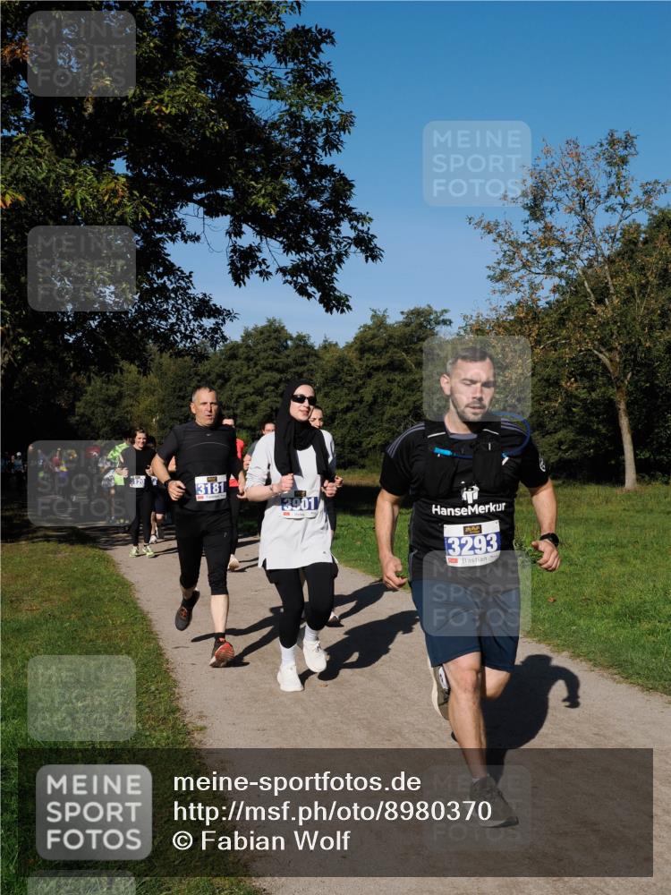 28.09.2025 - 33. Volkslauf durch das schöne Alstertal Fabian Wolf http://msf.ph/oto/8980370 28.09.2025 10:35:47 Laufen 3181, 3901, 3293 meine-sportfotos.de