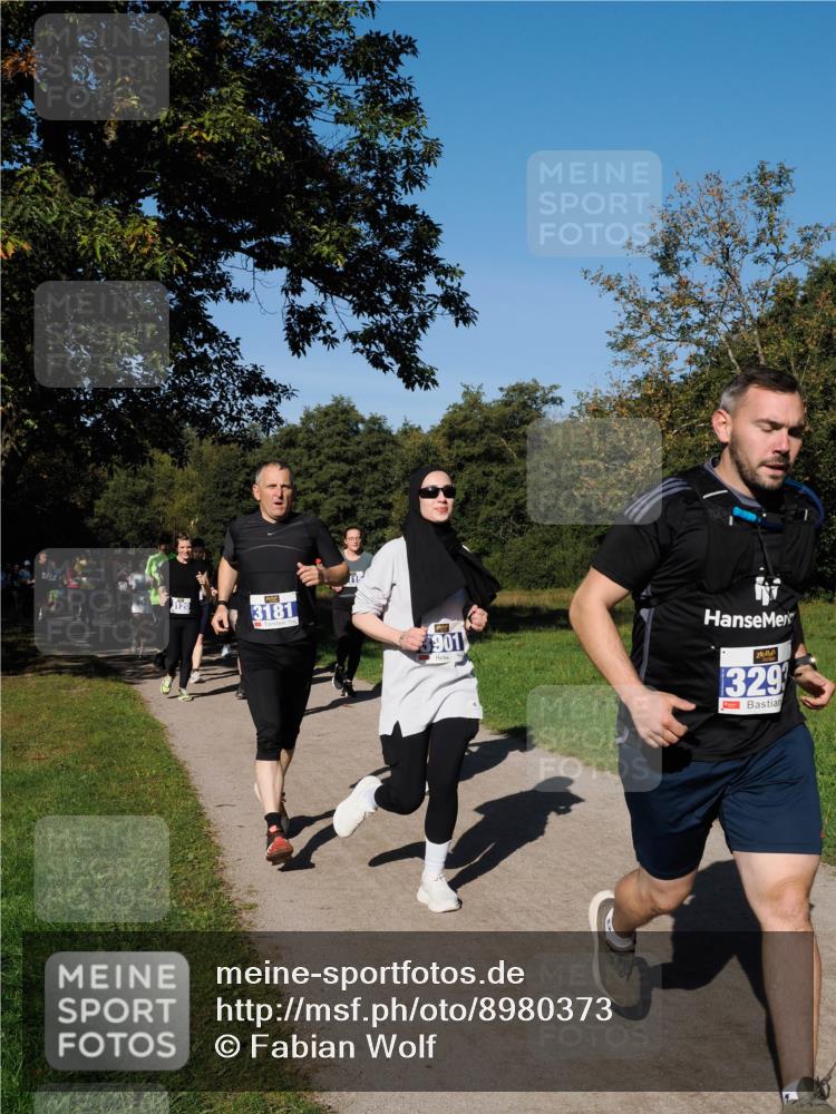 28.09.2025 - 33. Volkslauf durch das schöne Alstertal Fabian Wolf http://msf.ph/oto/8980373 28.09.2025 10:35:47 Laufen 3181, 3901, 1329 meine-sportfotos.de