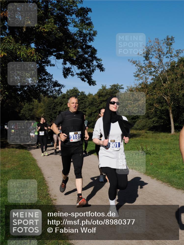 28.09.2025 - 33. Volkslauf durch das schöne Alstertal Fabian Wolf http://msf.ph/oto/8980377 28.09.2025 10:35:48 Laufen 3120, 3181, 3901 meine-sportfotos.de