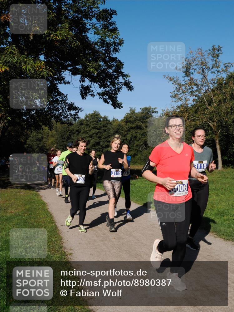 28.09.2025 - 33. Volkslauf durch das schöne Alstertal Fabian Wolf http://msf.ph/oto/8980387 28.09.2025 10:35:50 Laufen 3135, 20, 3119, 3275, 006, 3115 meine-sportfotos.de