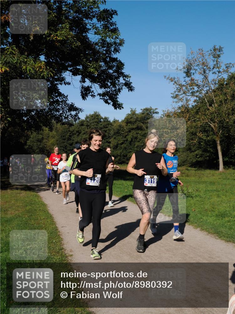 28.09.2025 - 33. Volkslauf durch das schöne Alstertal Fabian Wolf http://msf.ph/oto/8980392 28.09.2025 10:35:51 Laufen 3135, 120, 3119 meine-sportfotos.de