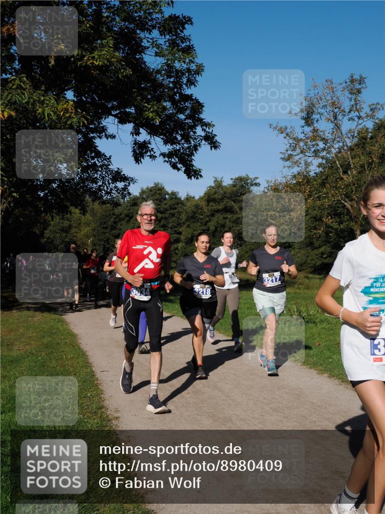 28.09.2025 - 33. Volkslauf durch das schöne Alstertal Fabian Wolf http://msf.ph/oto/8980409 28.09.2025 10:35:54 Laufen 3034, 3218, 3217, 56 meine-sportfotos.de