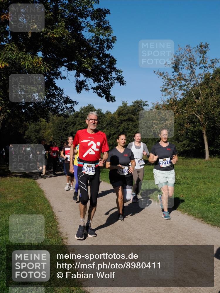 28.09.2025 - 33. Volkslauf durch das schöne Alstertal Fabian Wolf http://msf.ph/oto/8980411 28.09.2025 10:35:54 Laufen 3, 3034, 3218, 3385, 3217 meine-sportfotos.de