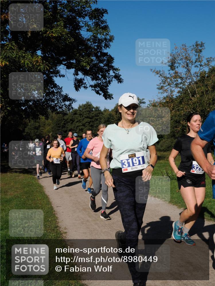 28.09.2025 - 33. Volkslauf durch das schöne Alstertal Fabian Wolf http://msf.ph/oto/8980449 28.09.2025 10:36:02 Laufen 3410, 3191, 325 meine-sportfotos.de