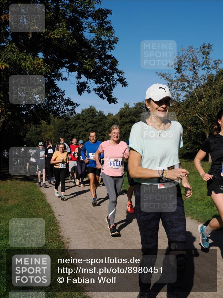 28.09.2025 - 33. Volkslauf durch das schöne Alstertal Fabian Wolf http://msf.ph/oto/8980451 28.09.2025 10:36:02 Laufen 3410, 3141 meine-sportfotos.de