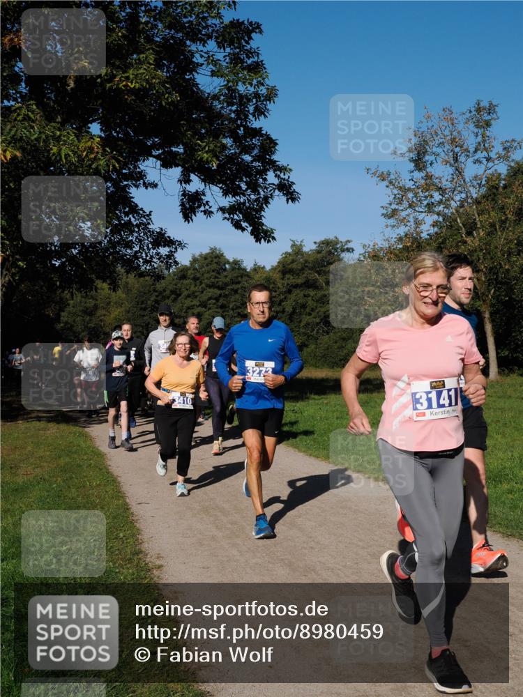 28.09.2025 - 33. Volkslauf durch das schöne Alstertal Fabian Wolf http://msf.ph/oto/8980459 28.09.2025 10:36:03 Laufen 3410, 3273, 3141 meine-sportfotos.de