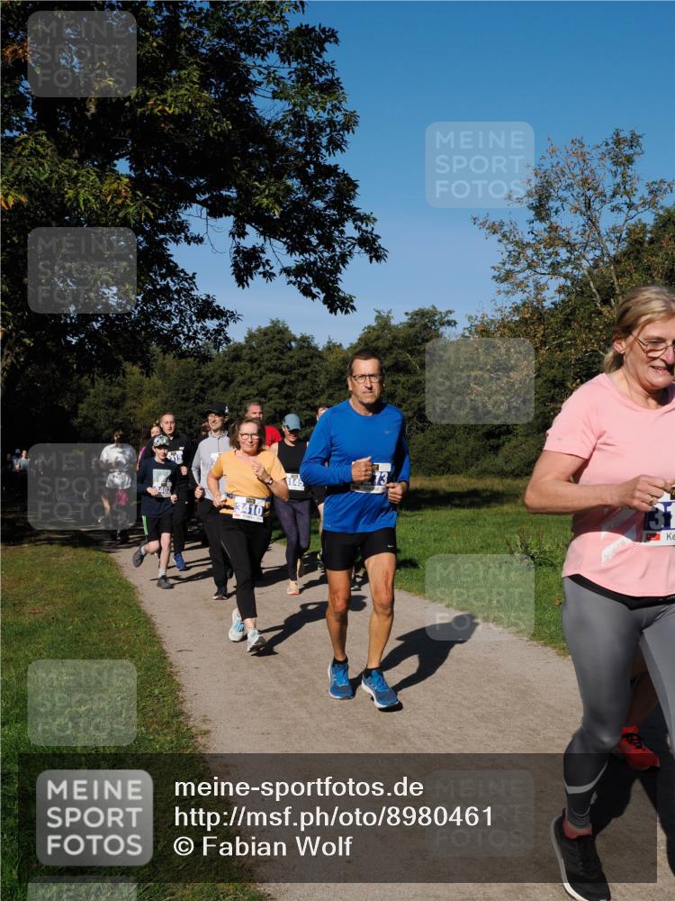 28.09.2025 - 33. Volkslauf durch das schöne Alstertal Fabian Wolf http://msf.ph/oto/8980461 28.09.2025 10:36:03 Laufen 402, 145 meine-sportfotos.de