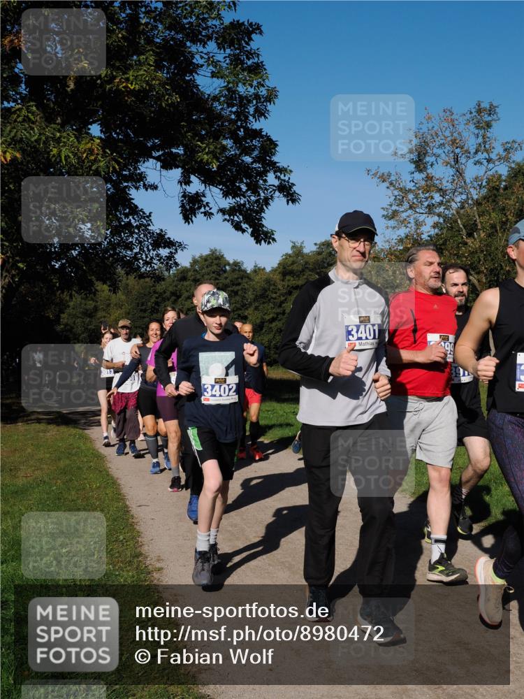 28.09.2025 - 33. Volkslauf durch das schöne Alstertal Fabian Wolf http://msf.ph/oto/8980472 28.09.2025 10:36:06 Laufen 3013, 3402, 3401 meine-sportfotos.de