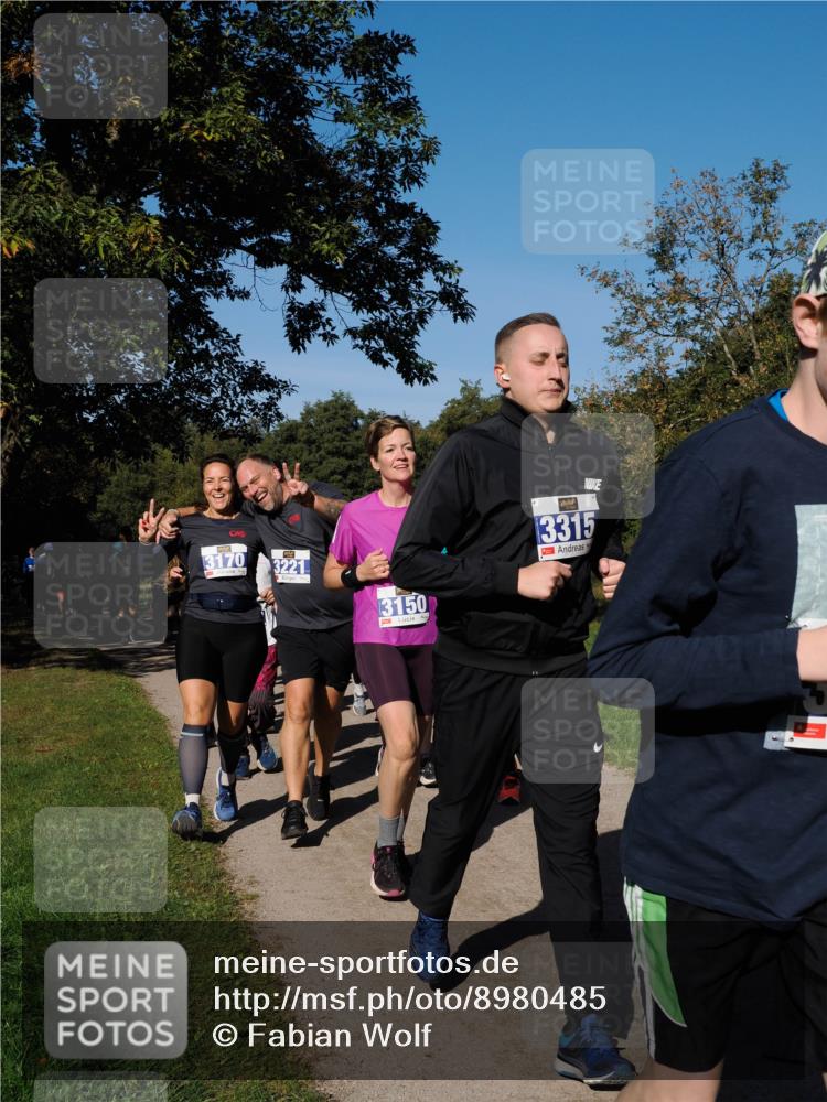 28.09.2025 - 33. Volkslauf durch das schöne Alstertal Fabian Wolf http://msf.ph/oto/8980485 28.09.2025 10:36:07 Laufen 3170, 3221, 3150, 3315 meine-sportfotos.de