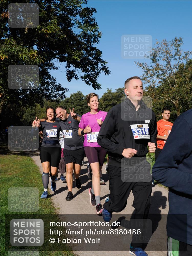 28.09.2025 - 33. Volkslauf durch das schöne Alstertal Fabian Wolf http://msf.ph/oto/8980486 28.09.2025 10:36:08 Laufen 3170, 58, 3221, 315, 3315 meine-sportfotos.de