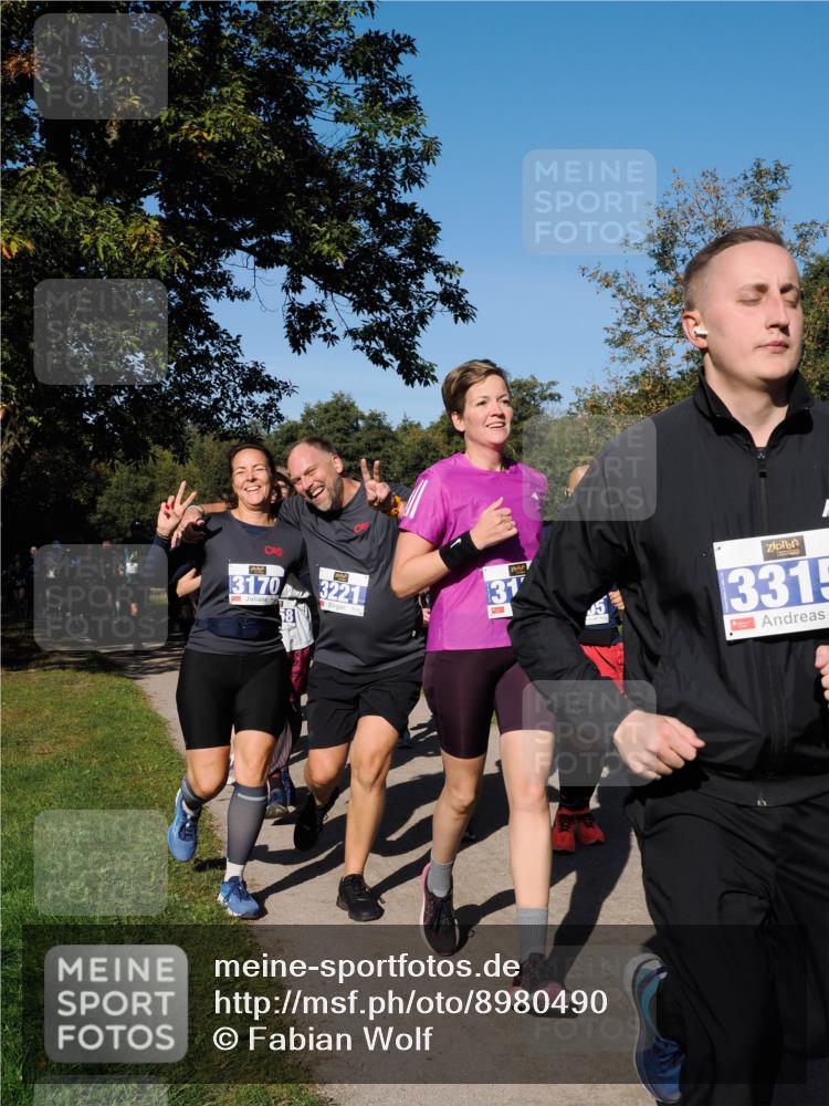 28.09.2025 - 33. Volkslauf durch das schöne Alstertal Fabian Wolf http://msf.ph/oto/8980490 28.09.2025 10:36:08 Laufen 3170, 3221, 131, 3315 meine-sportfotos.de