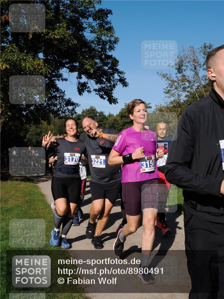 28.09.2025 - 33. Volkslauf durch das schöne Alstertal Fabian Wolf http://msf.ph/oto/8980491 28.09.2025 10:36:08 Laufen 3170, 3221, 3150, 395, 137 meine-sportfotos.de