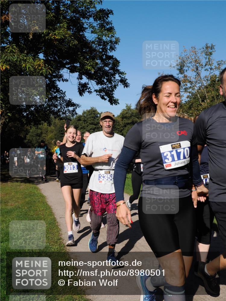 28.09.2025 - 33. Volkslauf durch das schöne Alstertal Fabian Wolf http://msf.ph/oto/8980501 28.09.2025 10:36:09 Laufen 3170, 3013, 358 meine-sportfotos.de