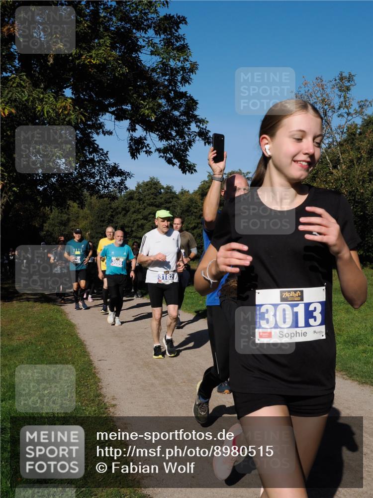 28.09.2025 - 33. Volkslauf durch das schöne Alstertal Fabian Wolf http://msf.ph/oto/8980515 28.09.2025 10:36:10 Laufen 3086, 3182, 3013 meine-sportfotos.de