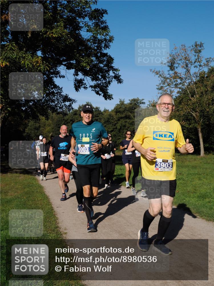 28.09.2025 - 33. Volkslauf durch das schöne Alstertal Fabian Wolf http://msf.ph/oto/8980536 28.09.2025 10:36:14 Laufen 3195, 3405, 2025, 3003, 3064, 3903 meine-sportfotos.de