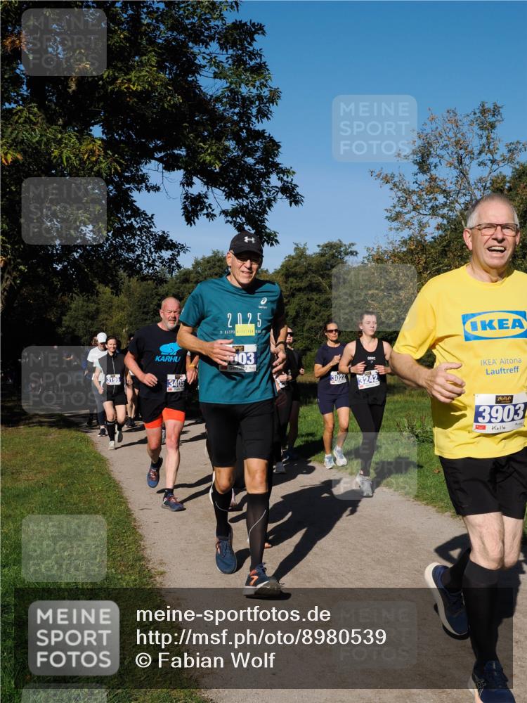 28.09.2025 - 33. Volkslauf durch das schöne Alstertal Fabian Wolf http://msf.ph/oto/8980539 28.09.2025 10:36:14 Laufen 3405, 2025, 03, 30223242, 3195, 3903 meine-sportfotos.de