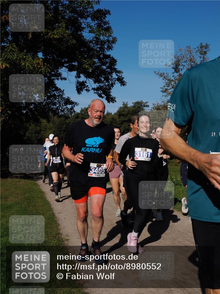 28.09.2025 - 33. Volkslauf durch das schöne Alstertal Fabian Wolf http://msf.ph/oto/8980552 28.09.2025 10:36:16 Laufen 3161, 3405, 39 meine-sportfotos.de
