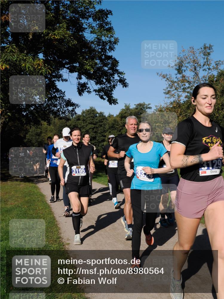 28.09.2025 - 33. Volkslauf durch das schöne Alstertal Fabian Wolf http://msf.ph/oto/8980564 28.09.2025 10:36:17 Laufen 3195, 3216, 332, 13129 meine-sportfotos.de