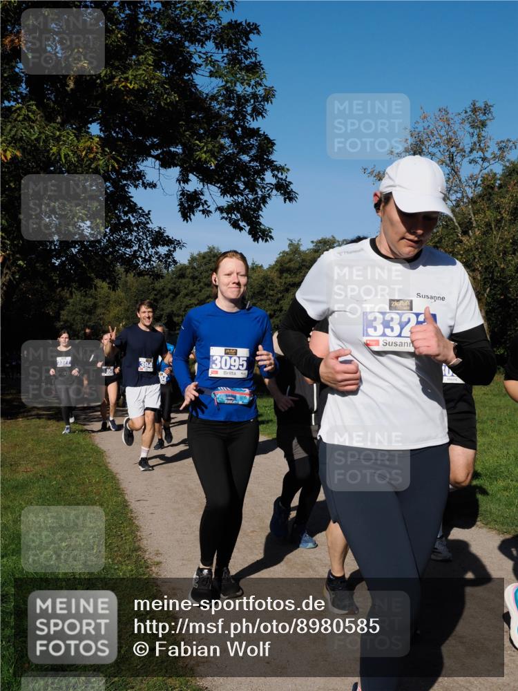 28.09.2025 - 33. Volkslauf durch das schöne Alstertal Fabian Wolf http://msf.ph/oto/8980585 28.09.2025 10:36:19 Laufen 3377, 3095, 332 meine-sportfotos.de