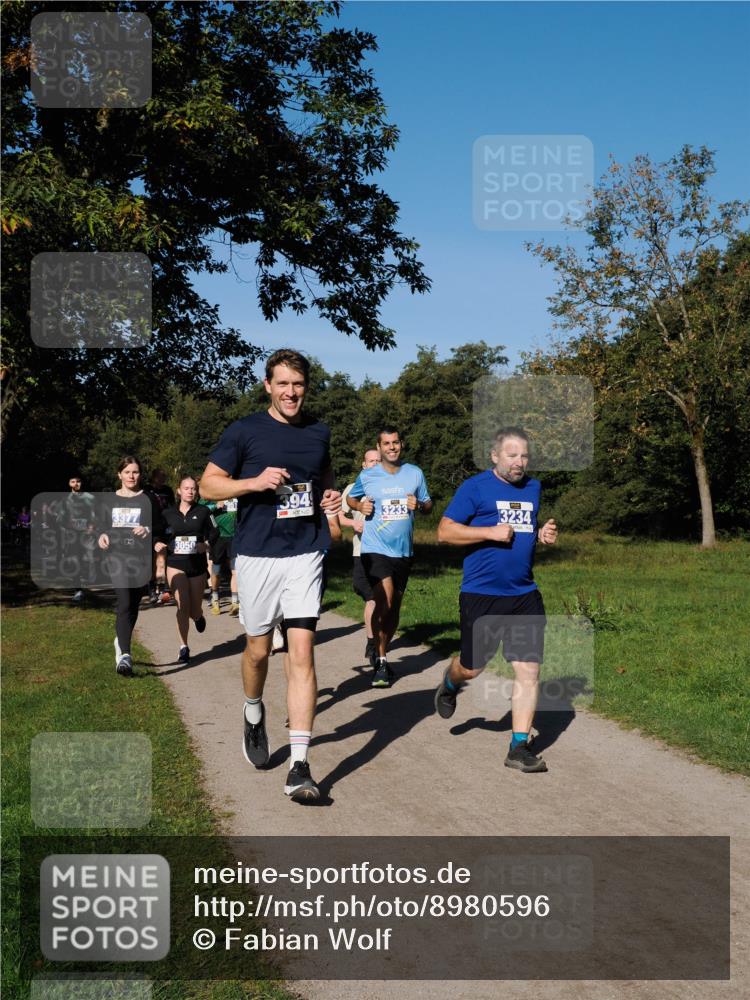 28.09.2025 - 33. Volkslauf durch das schöne Alstertal Fabian Wolf http://msf.ph/oto/8980596 28.09.2025 10:36:21 Laufen 3233, 3234, 3377, 3050, 394 meine-sportfotos.de
