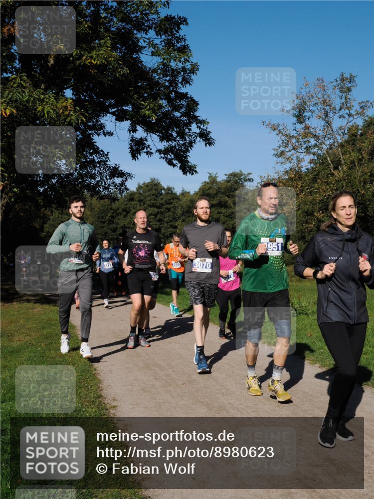 28.09.2025 - 33. Volkslauf durch das schöne Alstertal Fabian Wolf http://msf.ph/oto/8980623 28.09.2025 10:36:24 Laufen 3935, 3070, 3951 meine-sportfotos.de