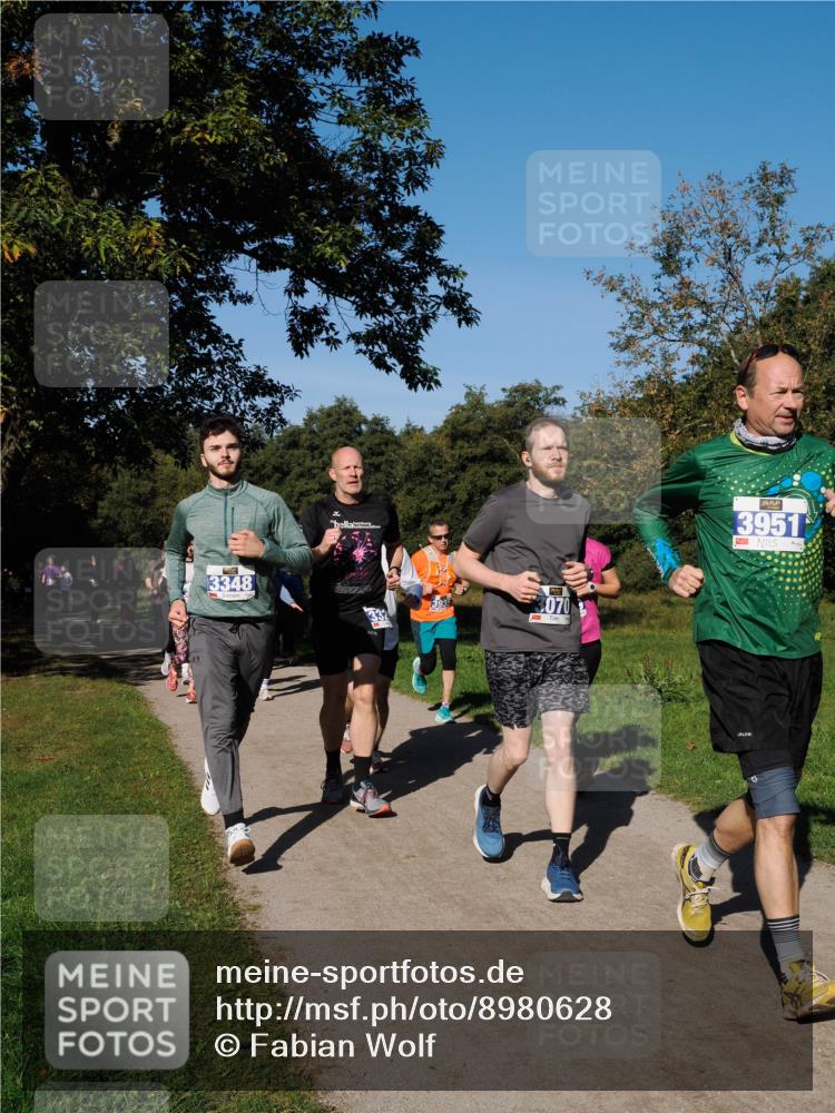 28.09.2025 - 33. Volkslauf durch das schöne Alstertal Fabian Wolf http://msf.ph/oto/8980628 28.09.2025 10:36:25 Laufen 3348, 13935, 3070, 3951 meine-sportfotos.de