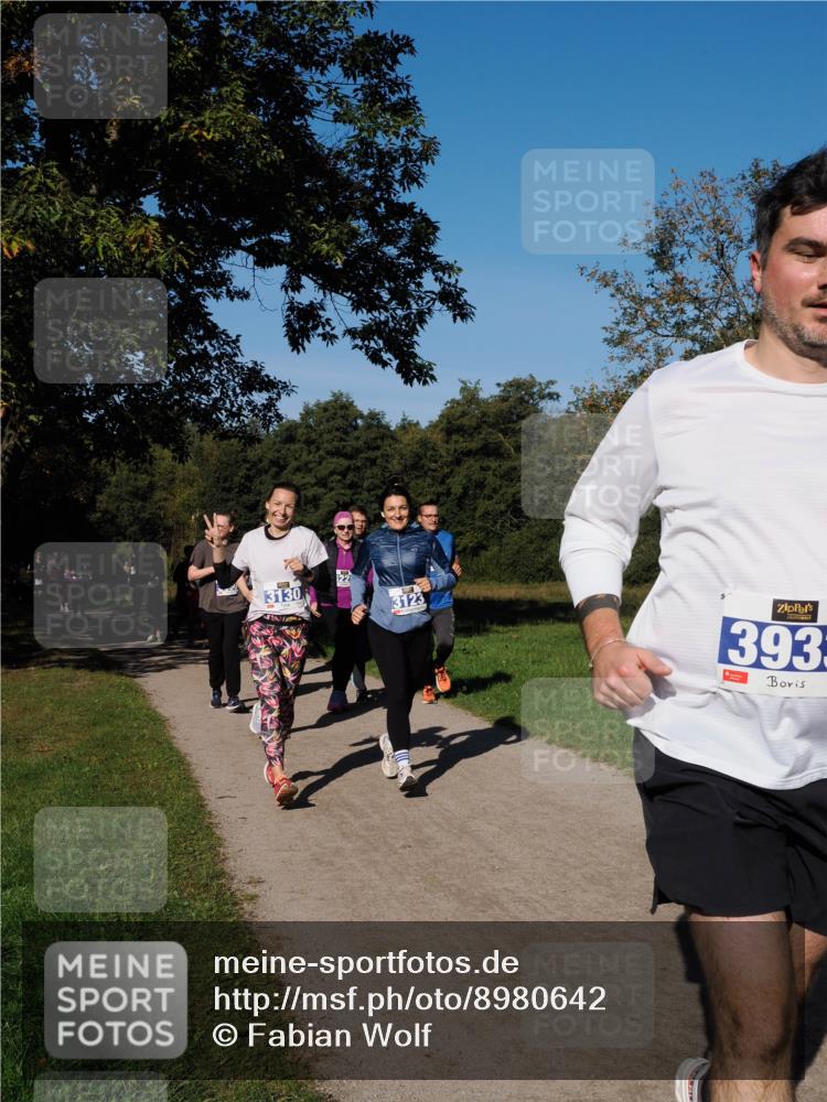 28.09.2025 - 33. Volkslauf durch das schöne Alstertal Fabian Wolf http://msf.ph/oto/8980642 28.09.2025 10:36:27 Laufen 3130, 3123, 393 meine-sportfotos.de