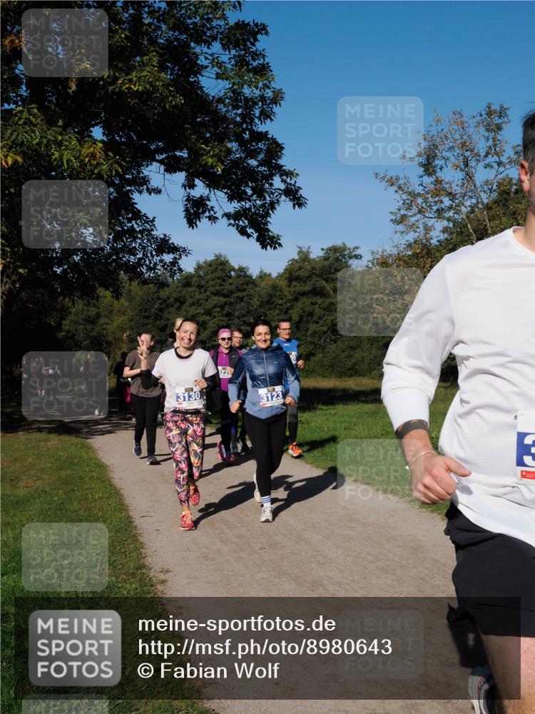 28.09.2025 - 33. Volkslauf durch das schöne Alstertal Fabian Wolf http://msf.ph/oto/8980643 28.09.2025 10:36:27 Laufen 3130, 122, 3123 meine-sportfotos.de