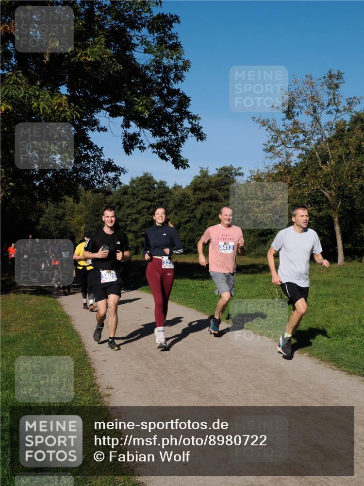 28.09.2025 - 33. Volkslauf durch das schöne Alstertal Fabian Wolf http://msf.ph/oto/8980722 28.09.2025 10:36:40 Laufen 3409, 323, 3413 meine-sportfotos.de