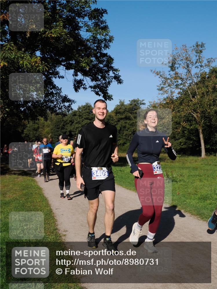28.09.2025 - 33. Volkslauf durch das schöne Alstertal Fabian Wolf http://msf.ph/oto/8980731 28.09.2025 10:36:42 Laufen 3281, 3409, 323 meine-sportfotos.de