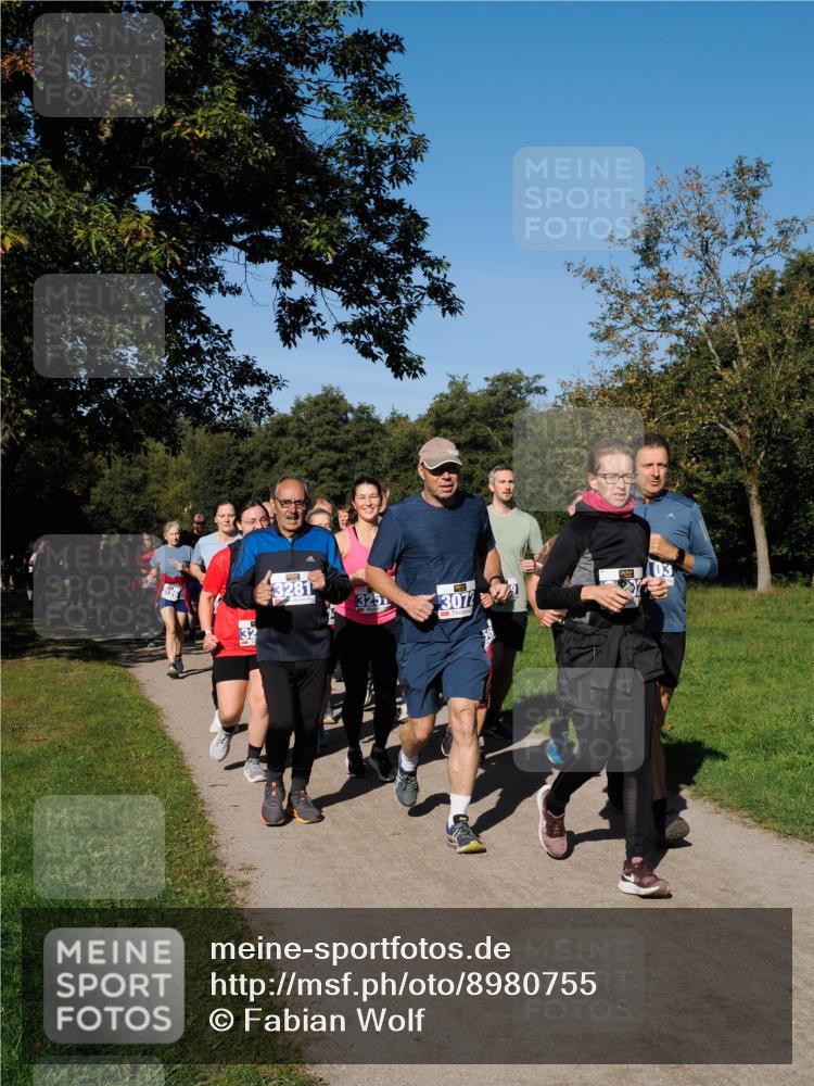 28.09.2025 - 33. Volkslauf durch das schöne Alstertal Fabian Wolf http://msf.ph/oto/8980755 28.09.2025 10:36:45 Laufen 126, 3281, 3072 meine-sportfotos.de