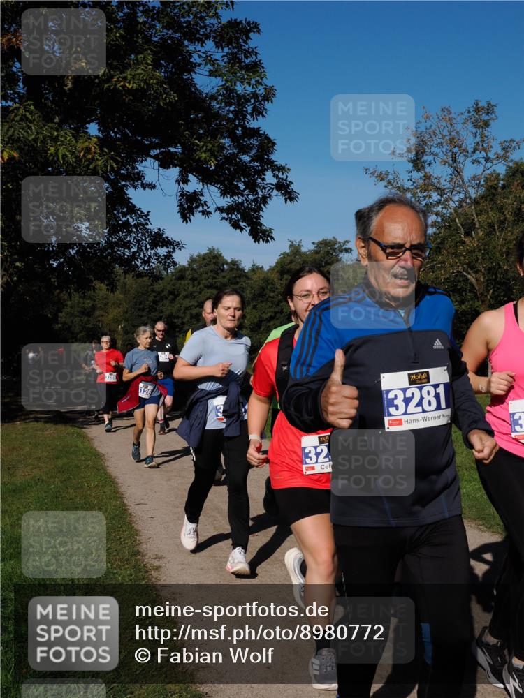 28.09.2025 - 33. Volkslauf durch das schöne Alstertal Fabian Wolf http://msf.ph/oto/8980772 28.09.2025 10:36:47 Laufen 3289, 126, 32, 3281 meine-sportfotos.de