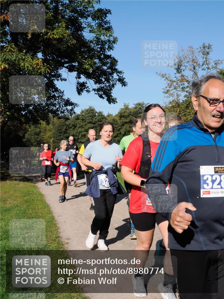 28.09.2025 - 33. Volkslauf durch das schöne Alstertal Fabian Wolf http://msf.ph/oto/8980774 28.09.2025 10:36:47 Laufen 3289, 126, 32, 328 meine-sportfotos.de