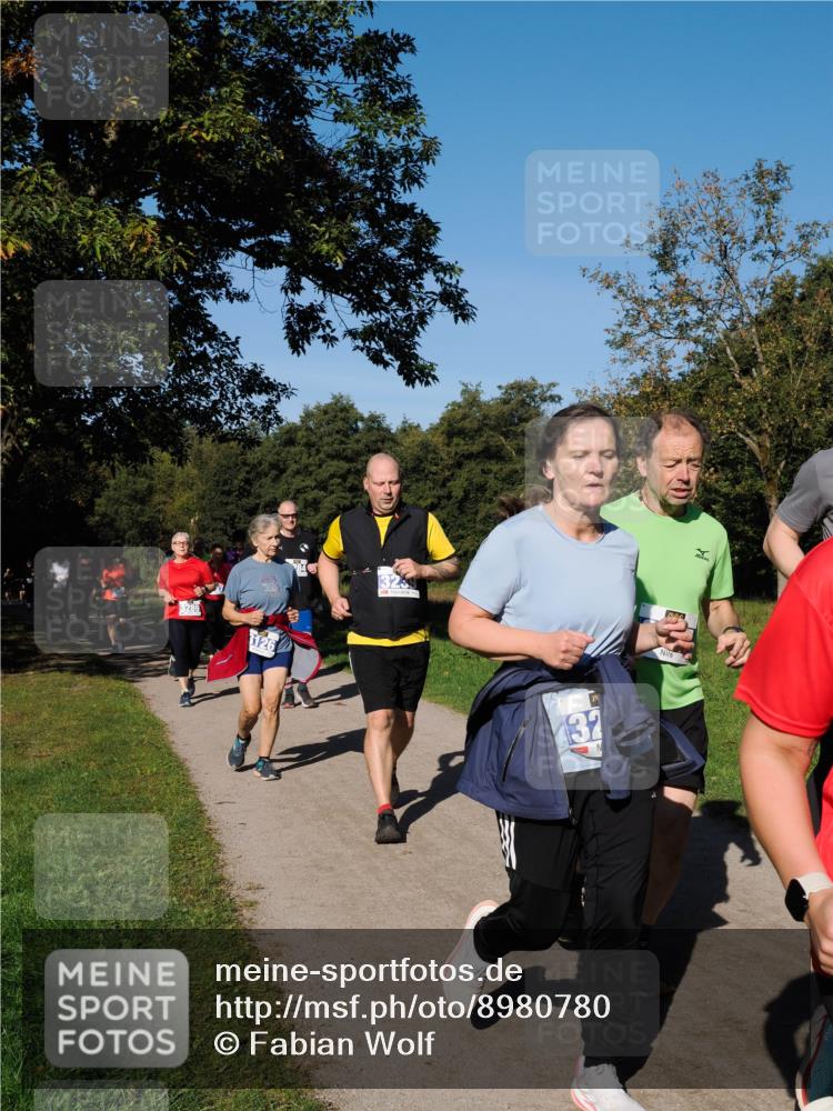 28.09.2025 - 33. Volkslauf durch das schöne Alstertal Fabian Wolf http://msf.ph/oto/8980780 28.09.2025 10:36:48 Laufen 3289, 126, 132 meine-sportfotos.de