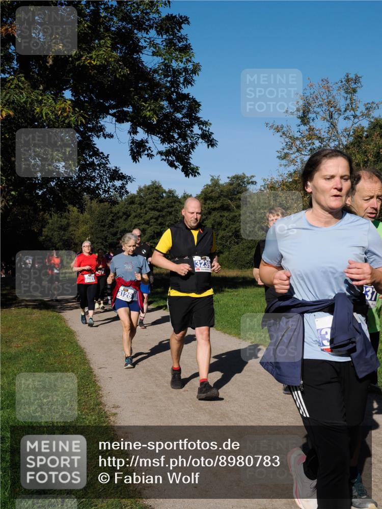 28.09.2025 - 33. Volkslauf durch das schöne Alstertal Fabian Wolf http://msf.ph/oto/8980783 28.09.2025 10:36:48 Laufen 3289, 3126, 3239, 37 meine-sportfotos.de