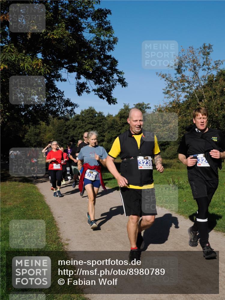 28.09.2025 - 33. Volkslauf durch das schöne Alstertal Fabian Wolf http://msf.ph/oto/8980789 28.09.2025 10:36:49 Laufen 3289, 3126, 3239, 32 meine-sportfotos.de