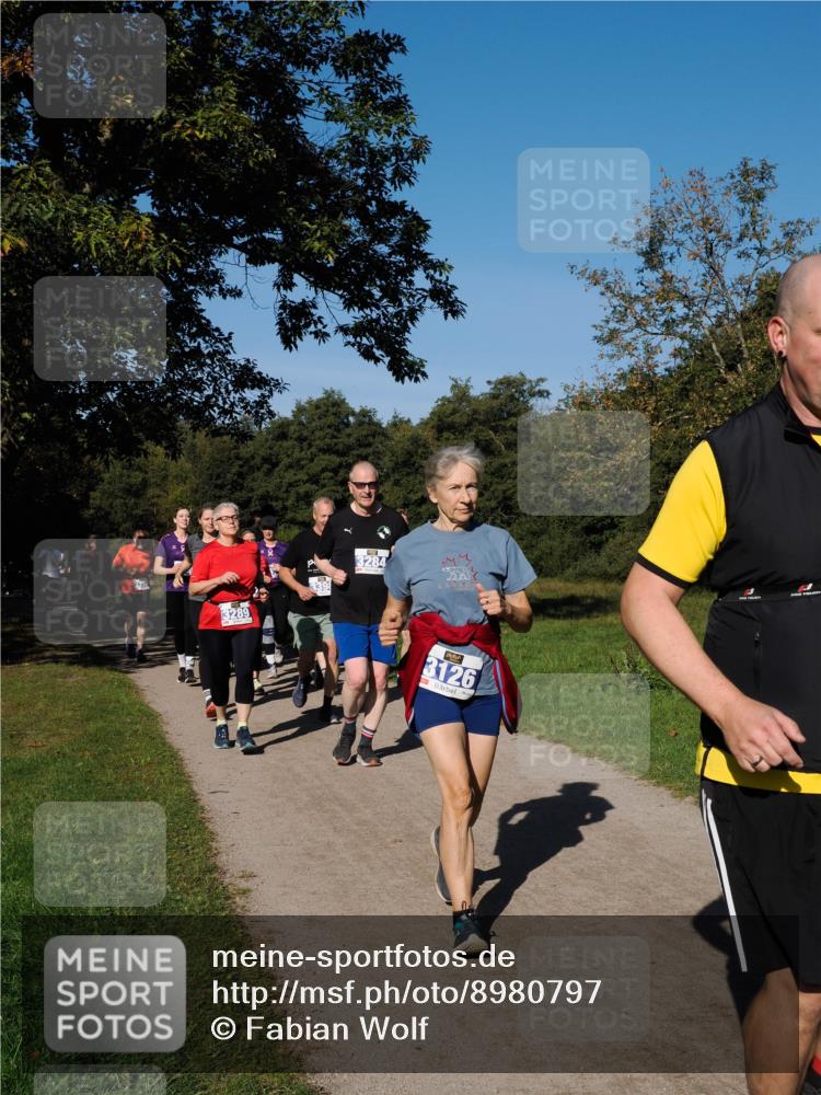 28.09.2025 - 33. Volkslauf durch das schöne Alstertal Fabian Wolf http://msf.ph/oto/8980797 28.09.2025 10:36:49 Laufen 3289, 3284, 3126 meine-sportfotos.de