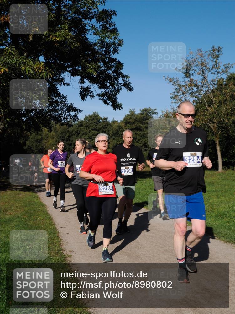 28.09.2025 - 33. Volkslauf durch das schöne Alstertal Fabian Wolf http://msf.ph/oto/8980802 28.09.2025 10:36:51 Laufen 3258, 3289, 3284, 3398 meine-sportfotos.de