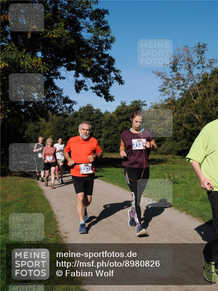 28.09.2025 - 33. Volkslauf durch das schöne Alstertal Fabian Wolf http://msf.ph/oto/8980826 28.09.2025 10:36:55 Laufen 3073, 3332, 3133 meine-sportfotos.de