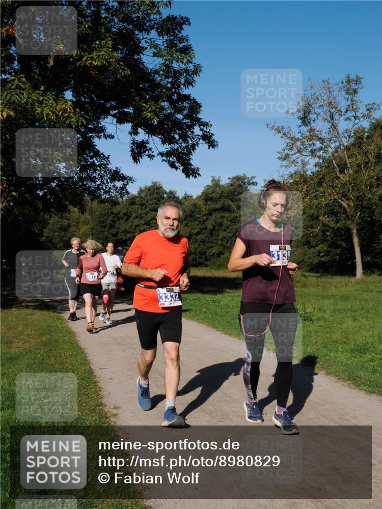 28.09.2025 - 33. Volkslauf durch das schöne Alstertal Fabian Wolf http://msf.ph/oto/8980829 28.09.2025 10:36:55 Laufen 3073, 3332, 3139 meine-sportfotos.de